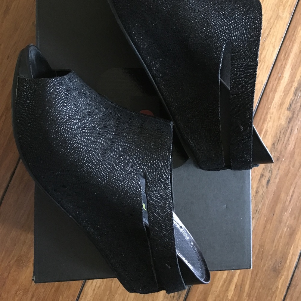 Tsubo Slip On Wedge Shoe